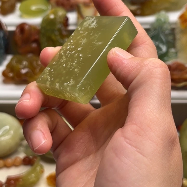 蛇纹石玉未镶嵌无事牌