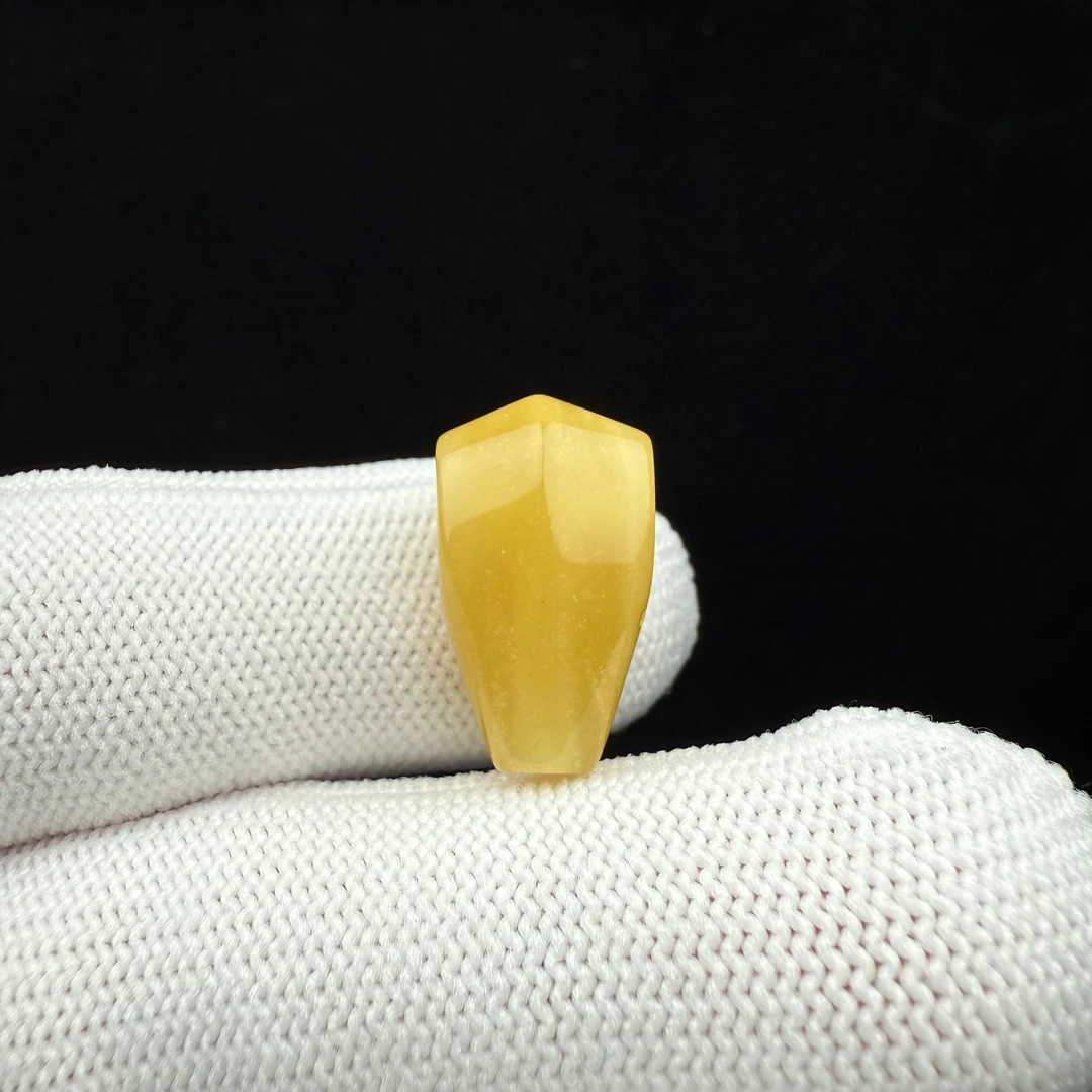 Z5656天然蜜蜡鲨鱼背三通11.5*19.7mm支持复检假一罚十