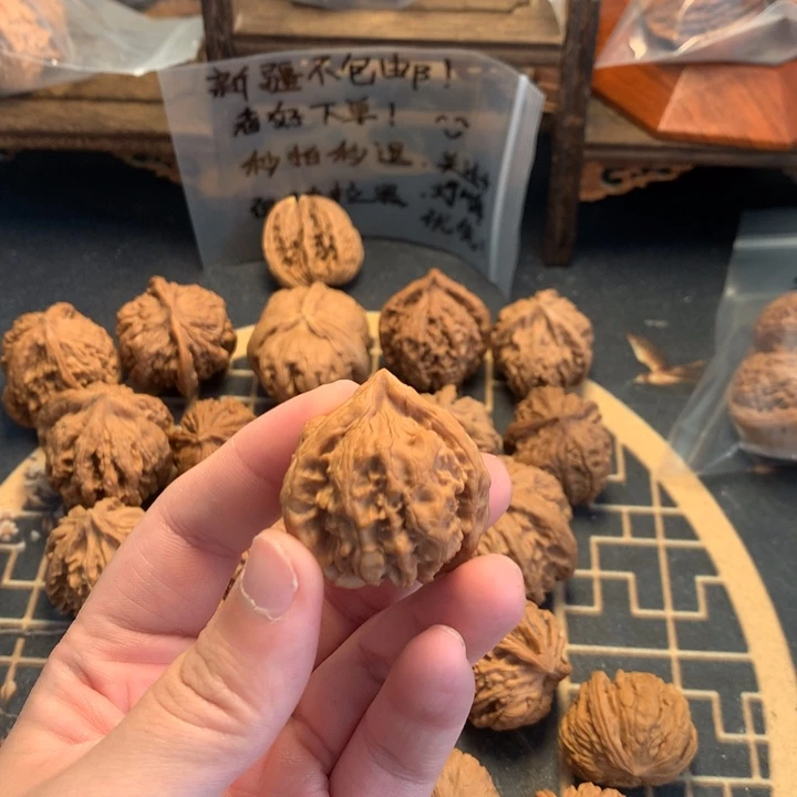 佛***g文玩核桃把件三棱