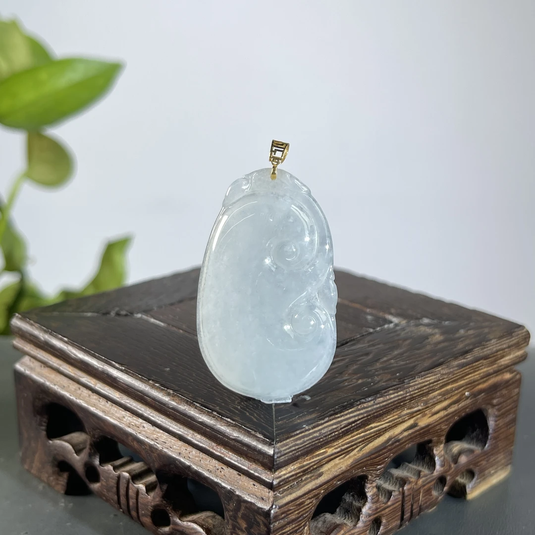 JGW16-43   天然缅甸A货翡翠  18K扣头如意