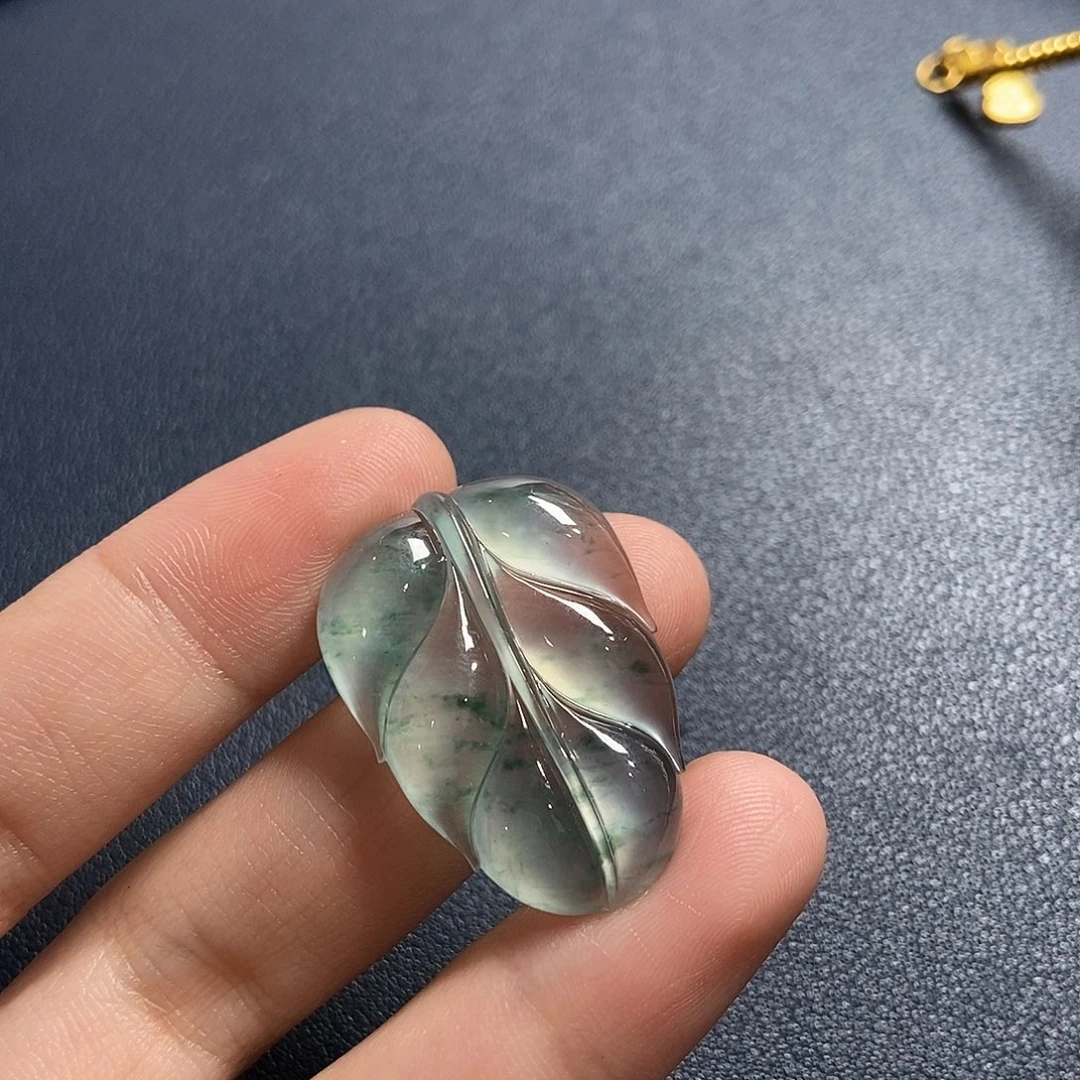 颈饰未镶嵌翡翠飘花叶子
