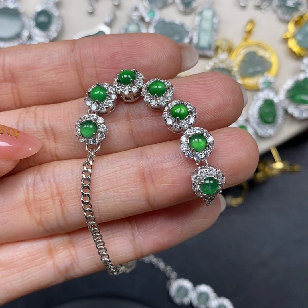 翡翠颈饰未镶嵌翡翠