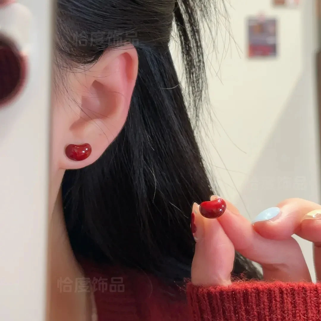 O【恰度】秋日新款红色相思豆耳钉优雅气质