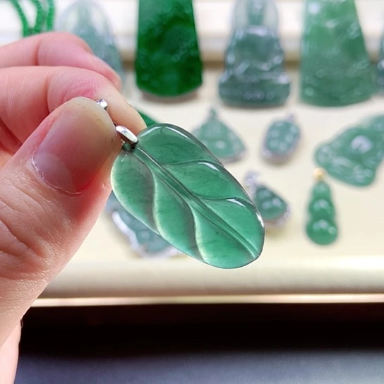 【闪购商品】翡翠颈饰未镶嵌天然