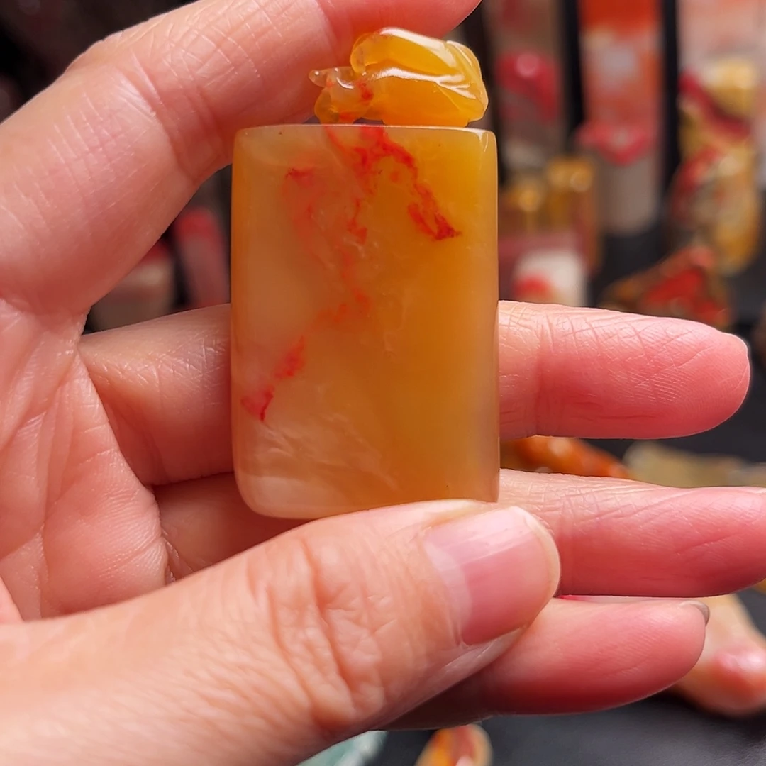 巴林石其他鸡血石无事牌