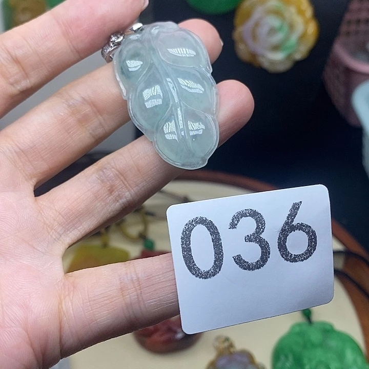 吊坠(赠链)未镶嵌翡翠