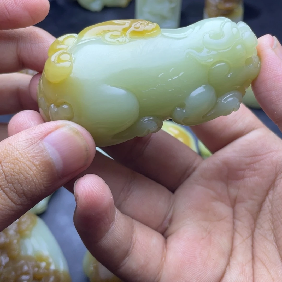 和田玉（糖玉）未镶嵌颈饰