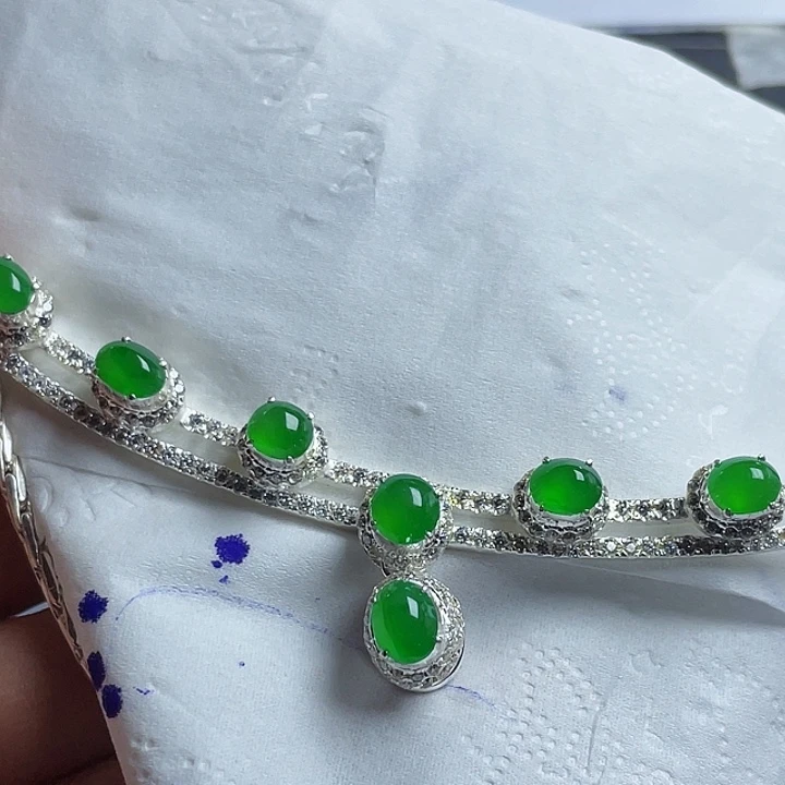 L***8定制翡翠未镶嵌8688558999