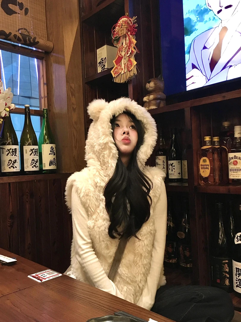 连帽马甲女2025秋季新款皮毛一体马夹外套短款