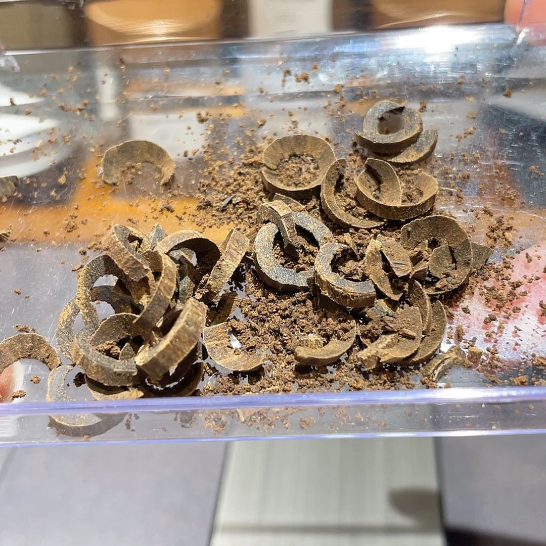 待***民沉香沉香碎屑文莱甜甜圈3.2g