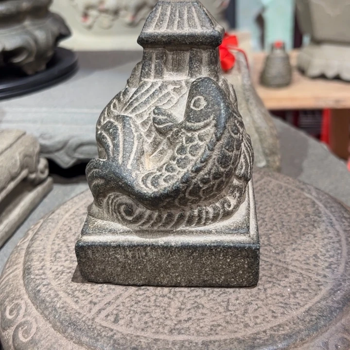 华***华石材年年有余镇纸