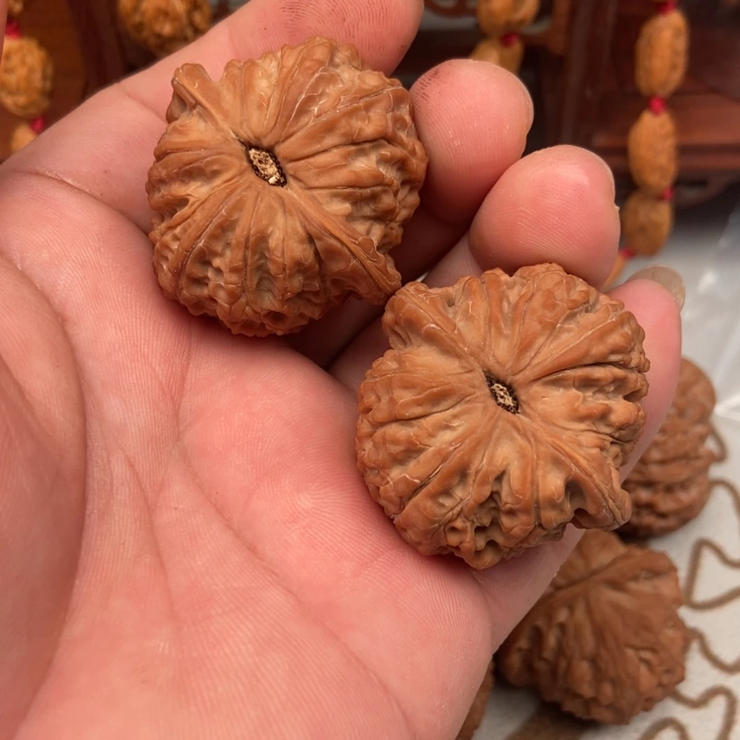 ㊤***㊎大叶紫檀（黑酸枝木类）血麒麟
