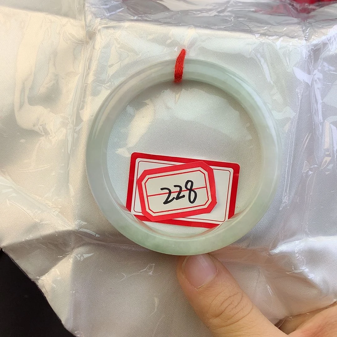 独***宠翡翠未镶嵌手镯228