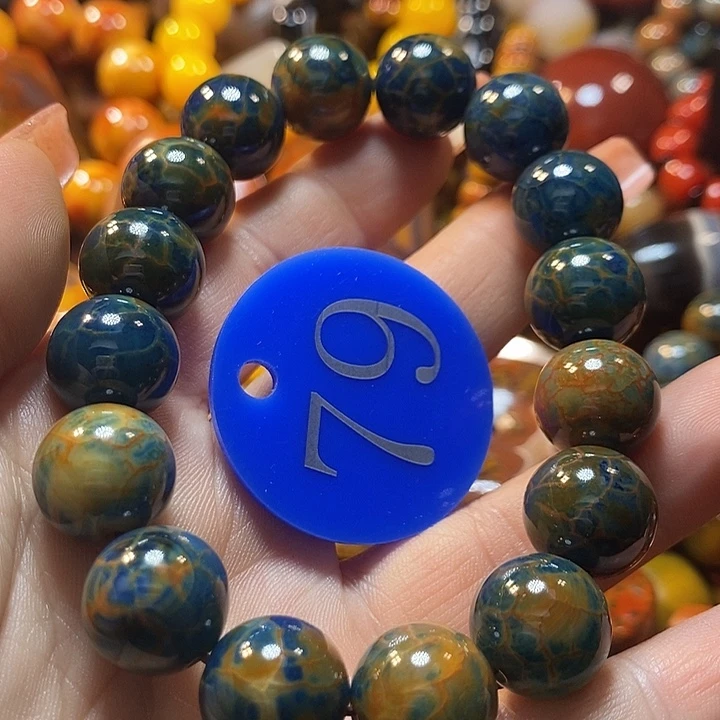 彬***.玛瑙/玉髓未镶嵌手链