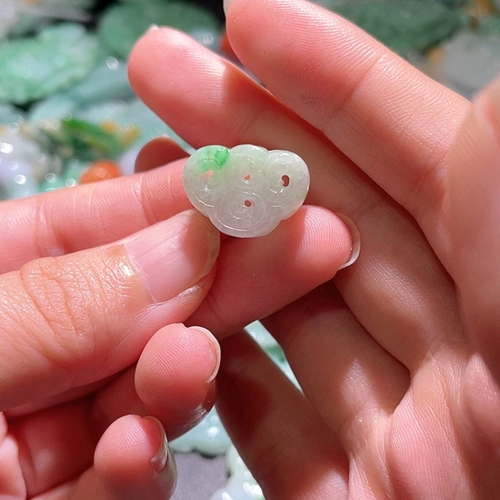 颈饰未镶嵌翡翠天