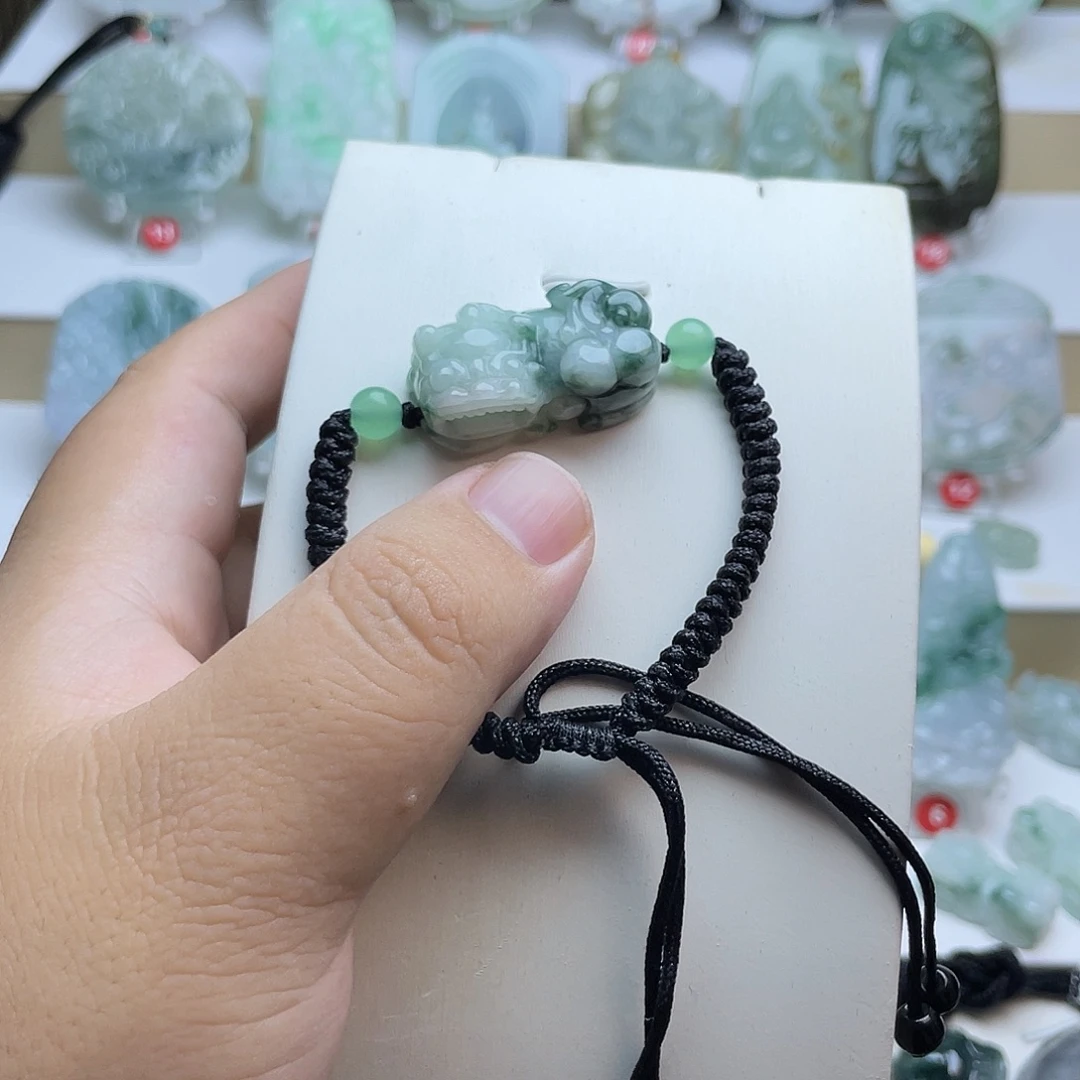 颈饰未镶嵌翡翠手串
