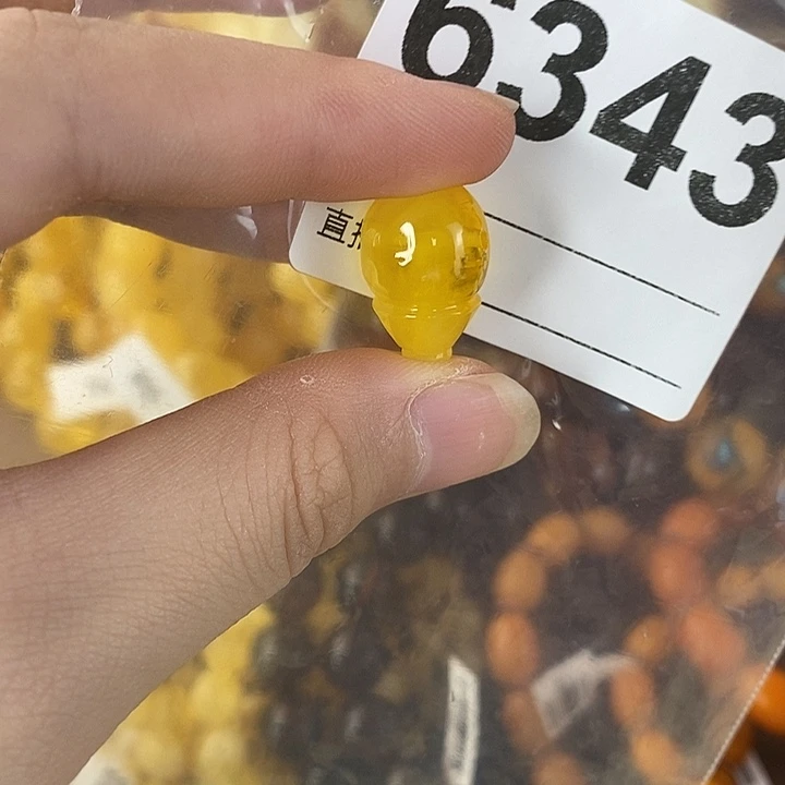 蜜蜡未镶嵌珠宝奇石