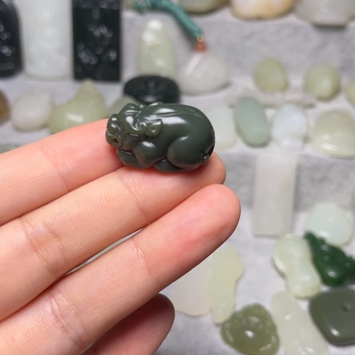 吊坠(不含链)未镶嵌和田玉（碧玉）