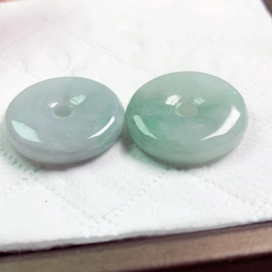 翡翠颈饰未镶嵌天**哥吊坠