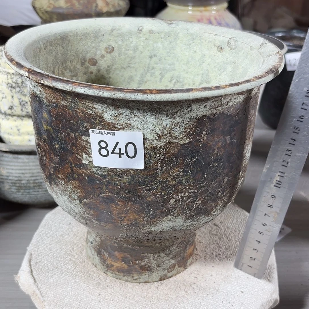 摆件高22，口18，有孔840