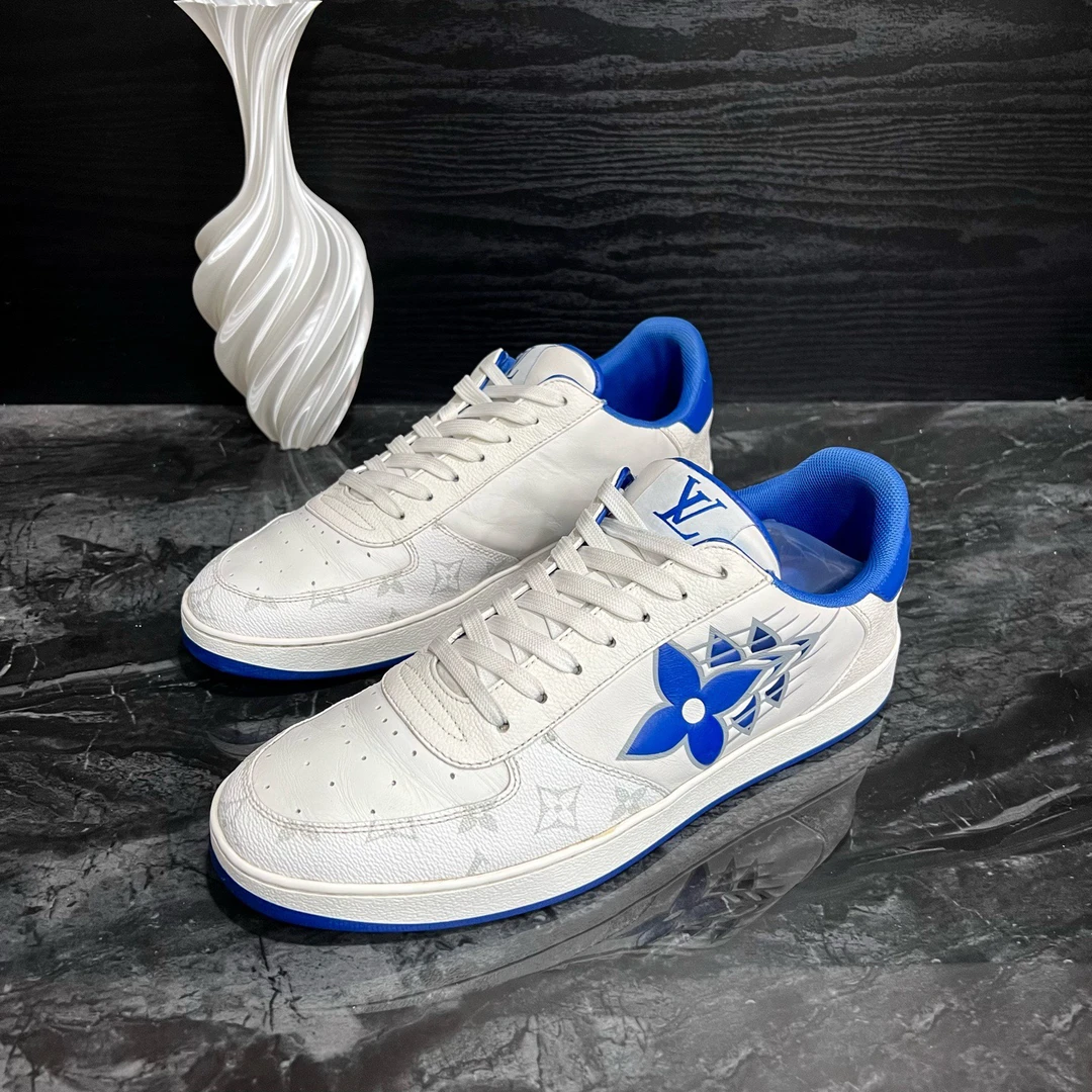 95新 LouisVuitton/路易威登 1020/43码/白蓝三花低帮板鞋