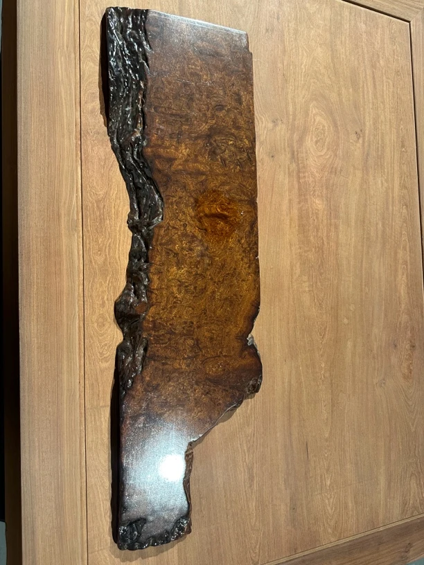 缅甸花梨龙胆纹长度92宽度27.5厚度三公分