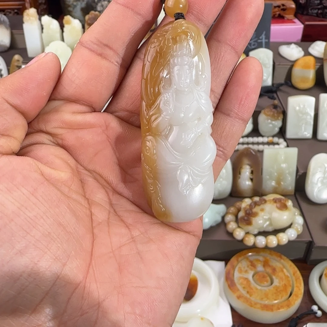 心***水和田玉（糖玉）未镶嵌颈饰