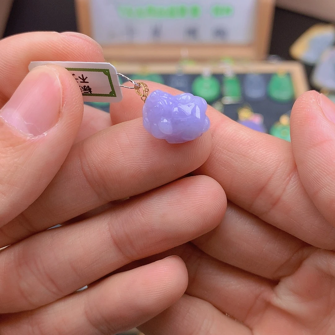 翡翠颈饰18K金镶嵌翡翠