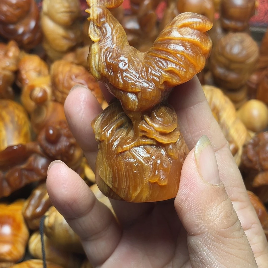 1212琥珀木把件大吉大利哥