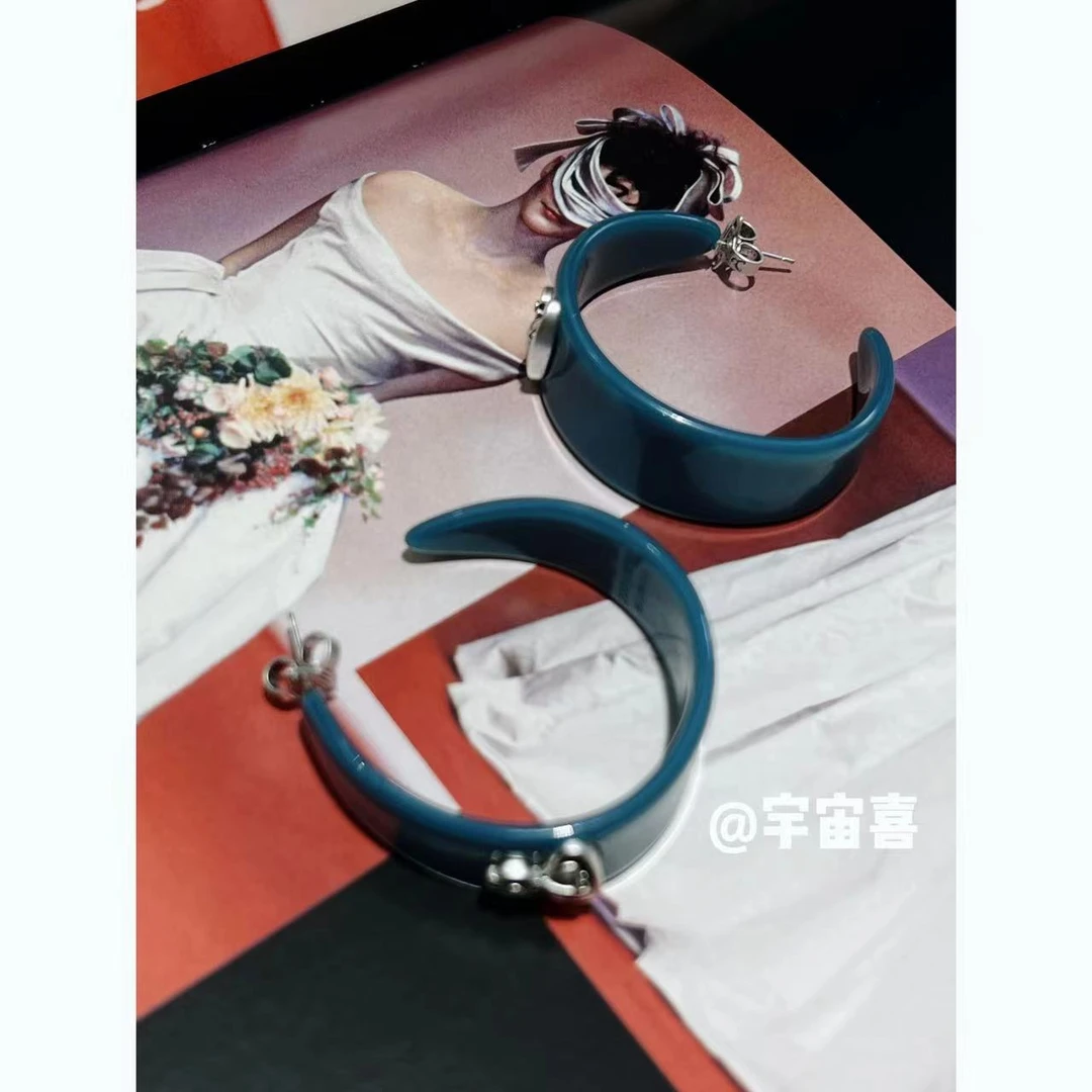 铜合金亚克力耳饰 E5-074【醋酸亚克力蓝绿色c字宽面大圈星球耳钉】