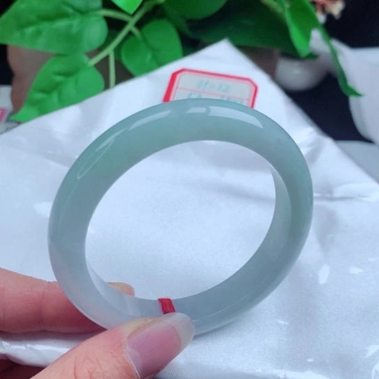 翡翠手镯未镶嵌      正圈54+