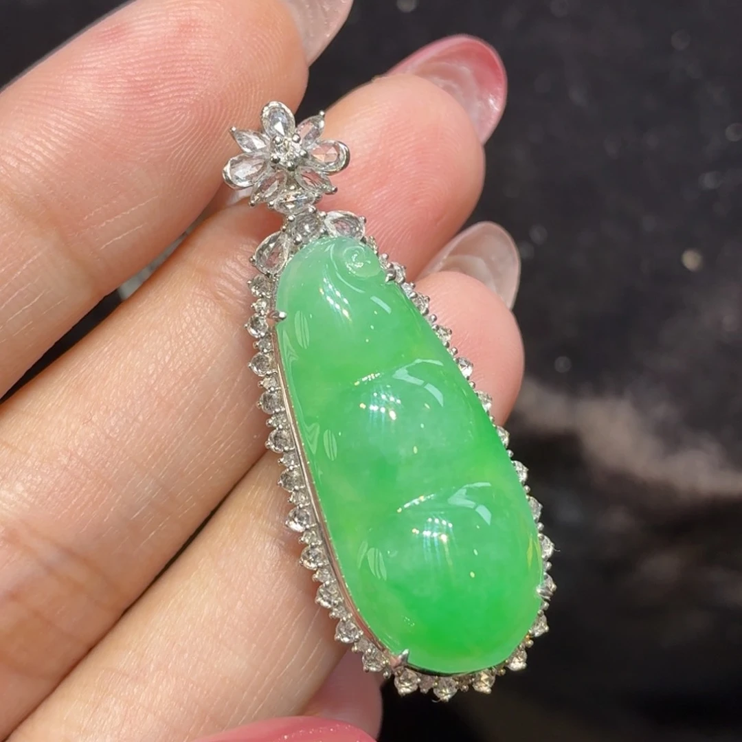 翡翠18K金镶嵌颈饰天然缅甸翡翠