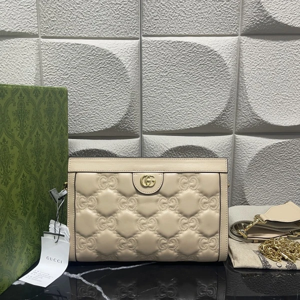 未使用/古驰/包包/市场价15900/250510CZ0036