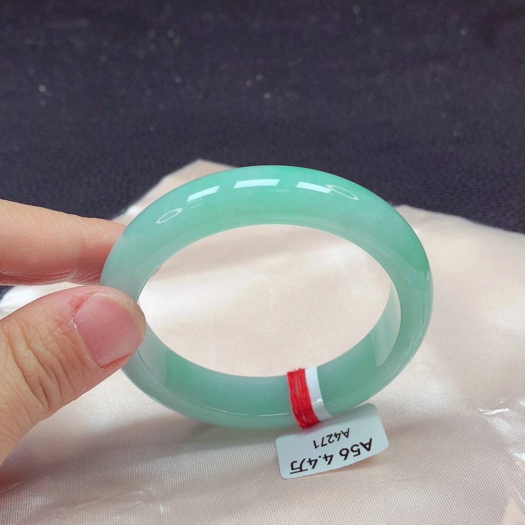 翡翠手镯未镶嵌手镯56