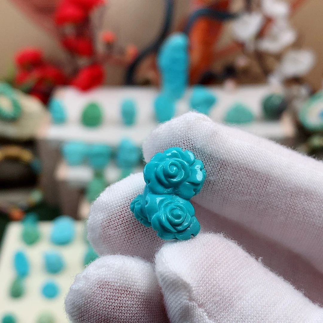 绿松石未镶嵌珠宝奇石