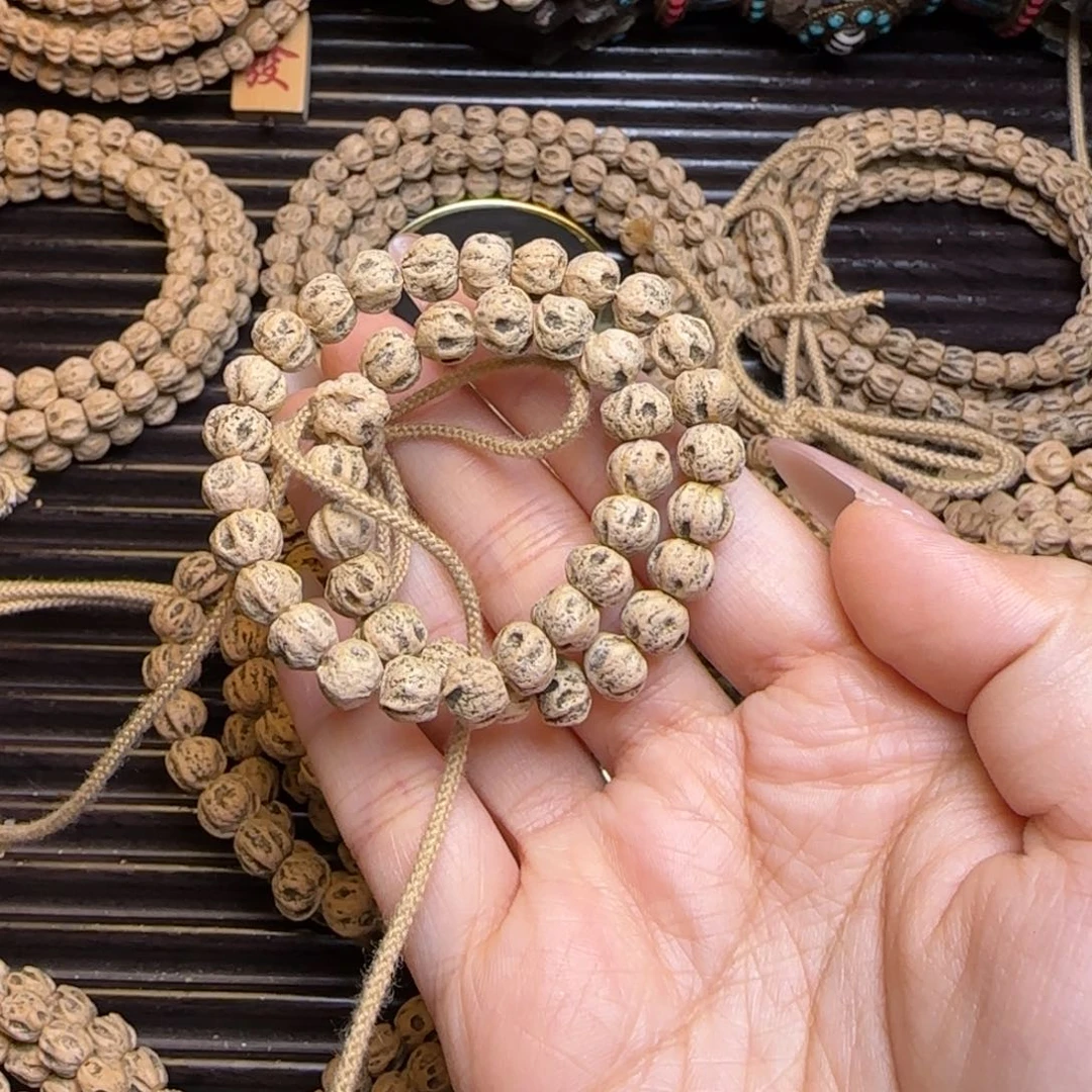 柏香籽/百香籽吊坠L****?