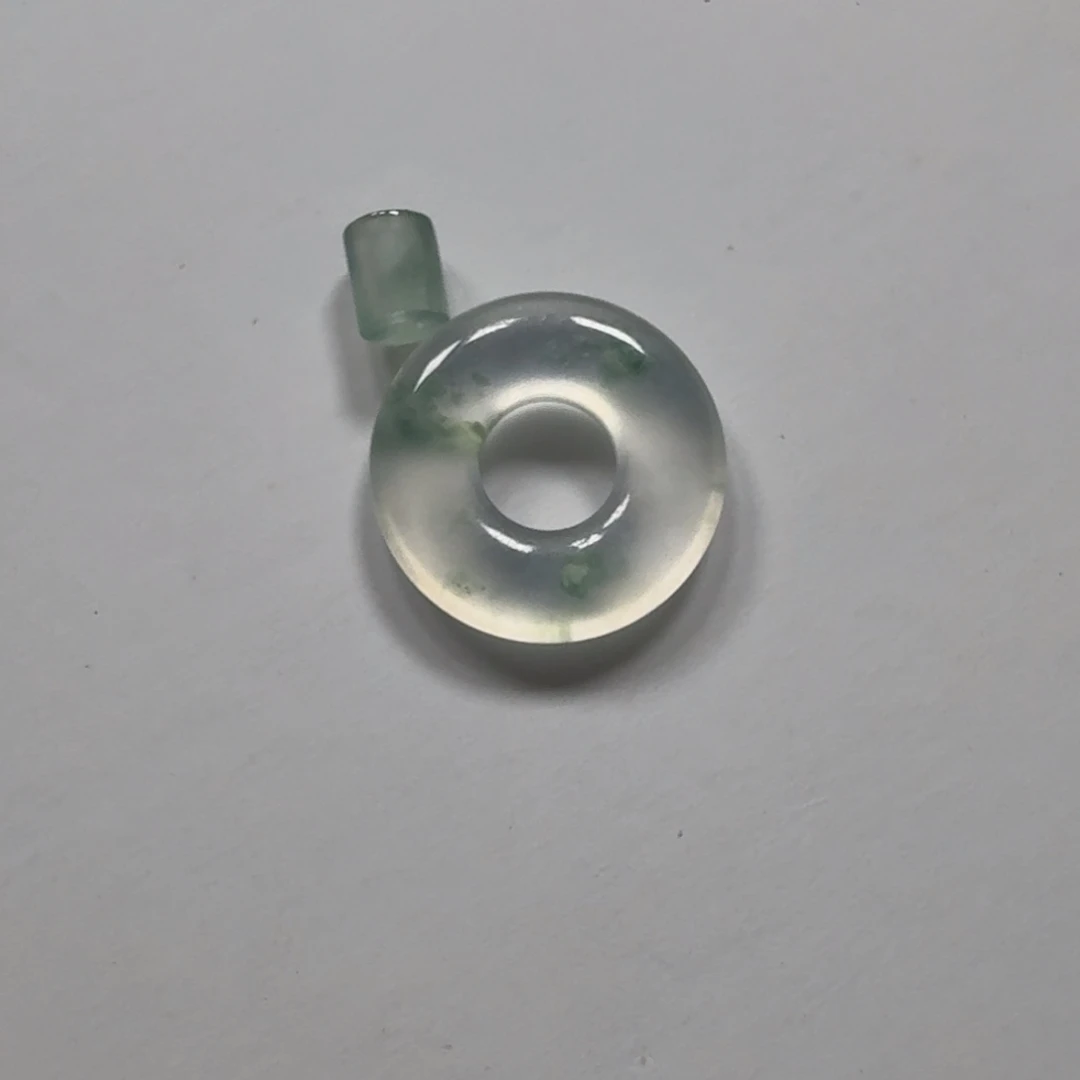 安***哲翡翠未镶嵌颈饰甜甜圈