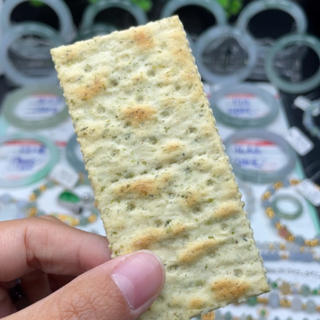 翡翠足金镶嵌颈饰