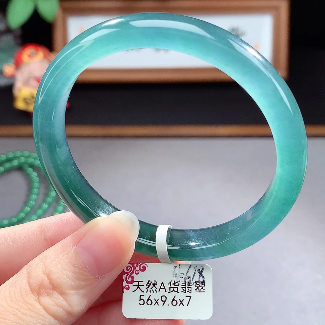 未镶嵌手镯（圆镯）翡翠