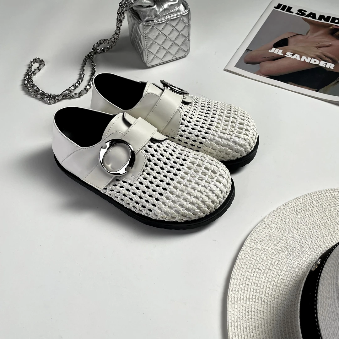 CC丨网洞圆头鞋春季百搭透气黑色网面镂空编织休闲；ECX55041