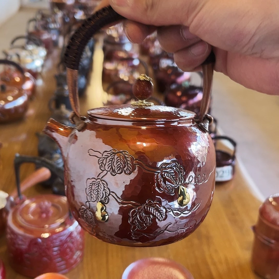 葫芦錾刻烤色壶手工锻打工艺