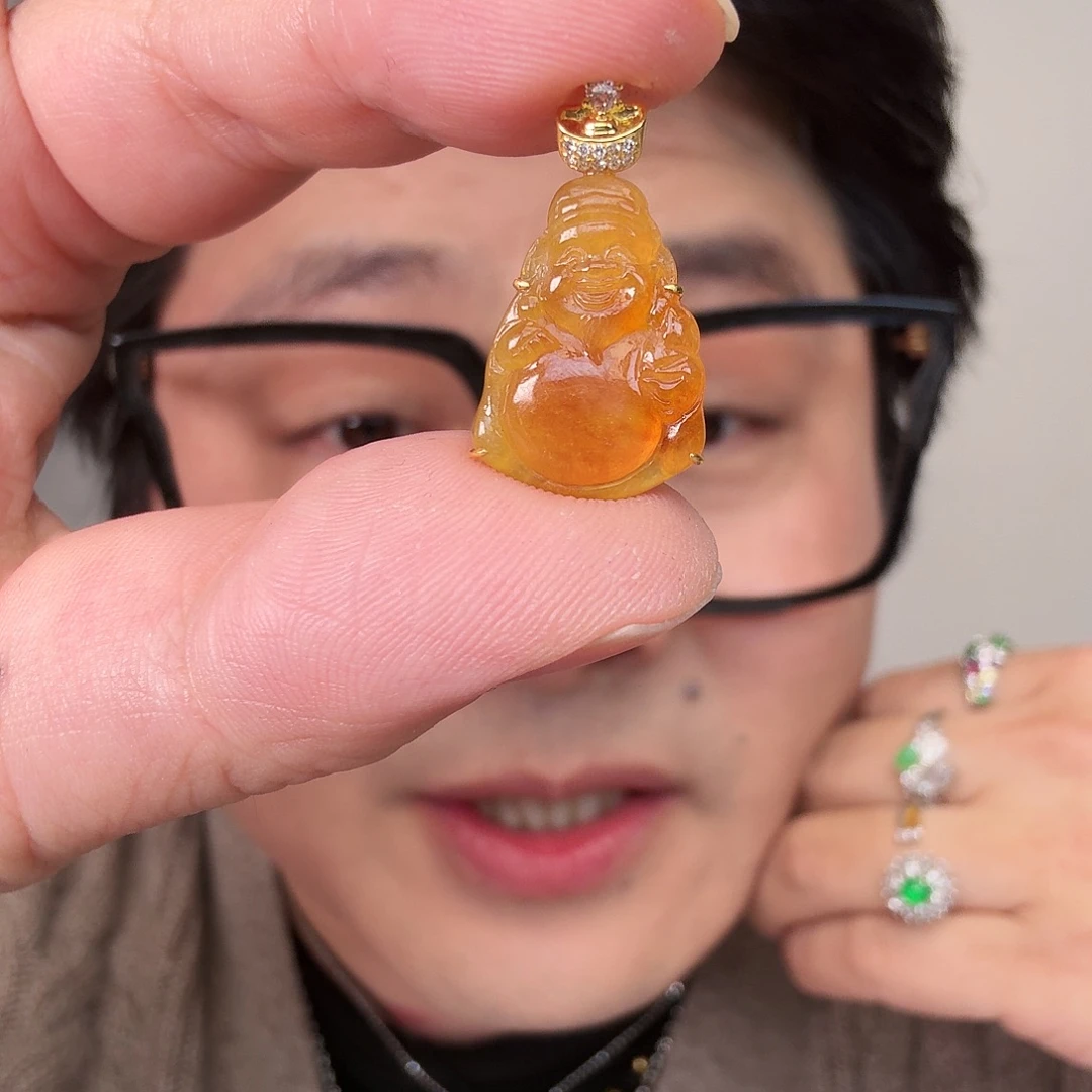 娜***翡翠18K金镶嵌颈饰一件