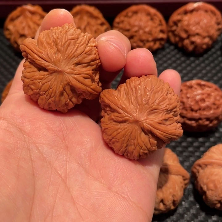 龙***歌把件文玩核桃磨盘40