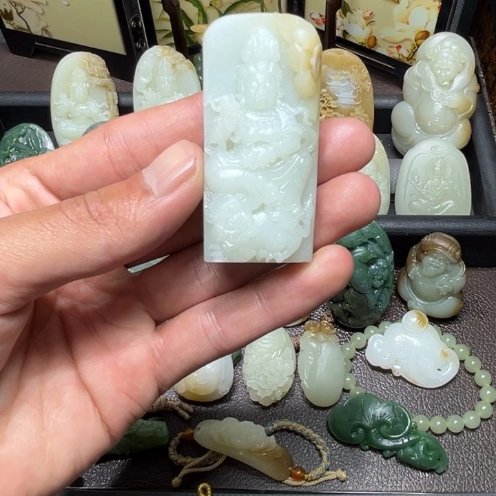 和田玉未镶嵌颈饰