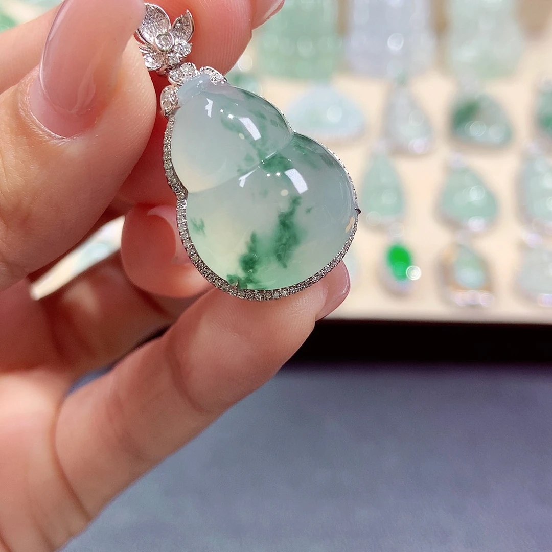 【闪购商品】颈饰18K金镶嵌翡翠翡翠