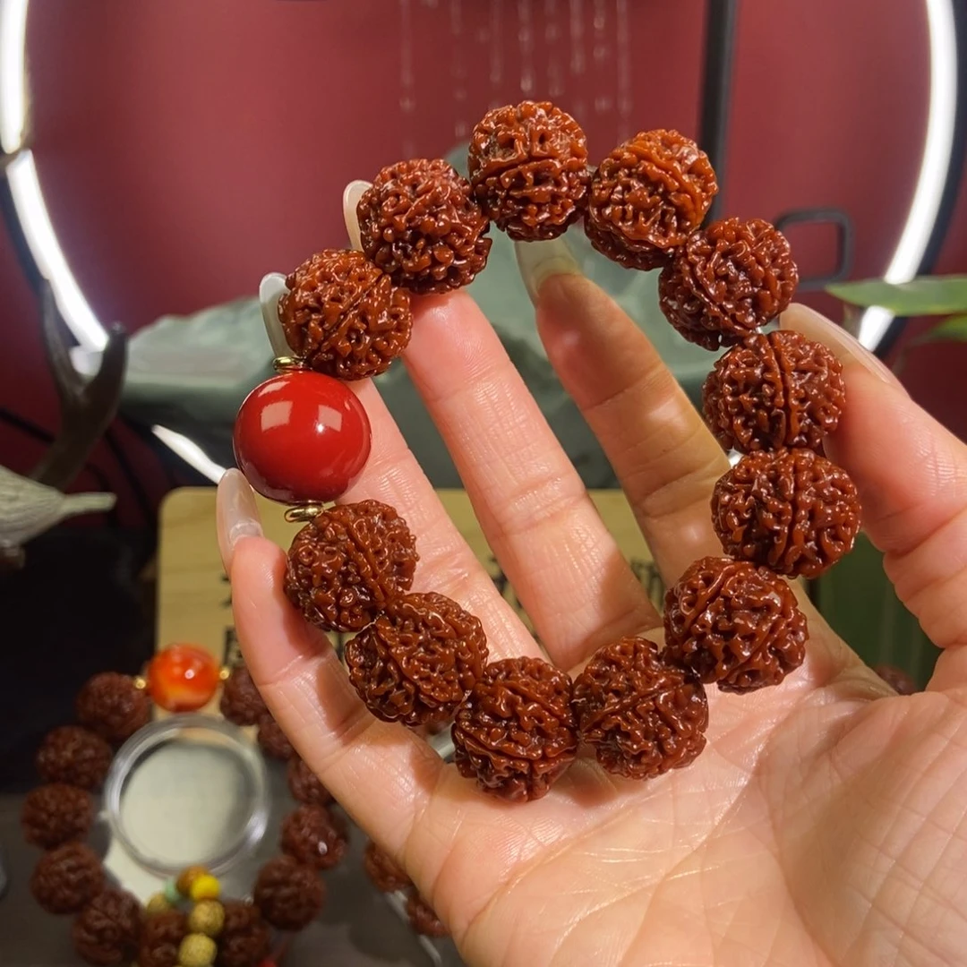 金刚菩提吊坠620红。