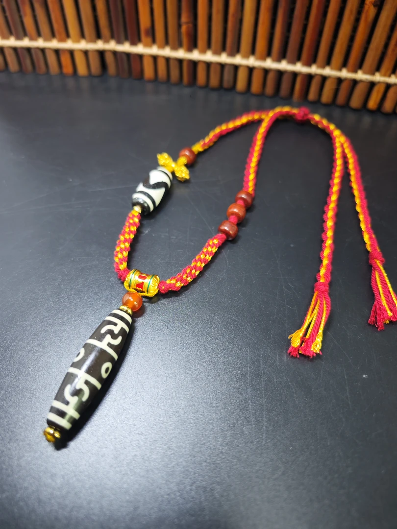 精品黑白莲师玛瑙挂坠毛衣链网红明星同款藏风