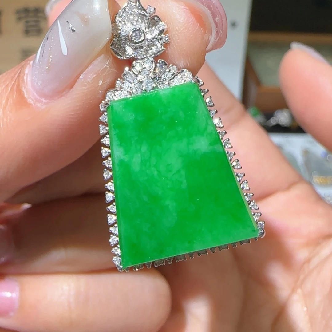 【闪购商品】翡翠颈饰18K金镶嵌缅甸