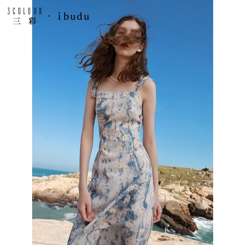 三彩ibudu2025春季新款法式蝴蝶结吊带裙方领雪纺碎花连dbx