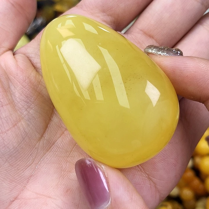 未镶嵌琥珀珠宝奇石